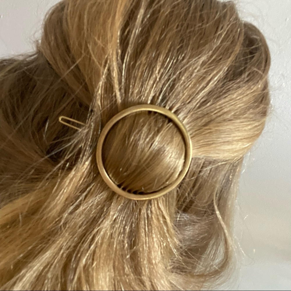 Round, Gold & Brass Hair Clip
